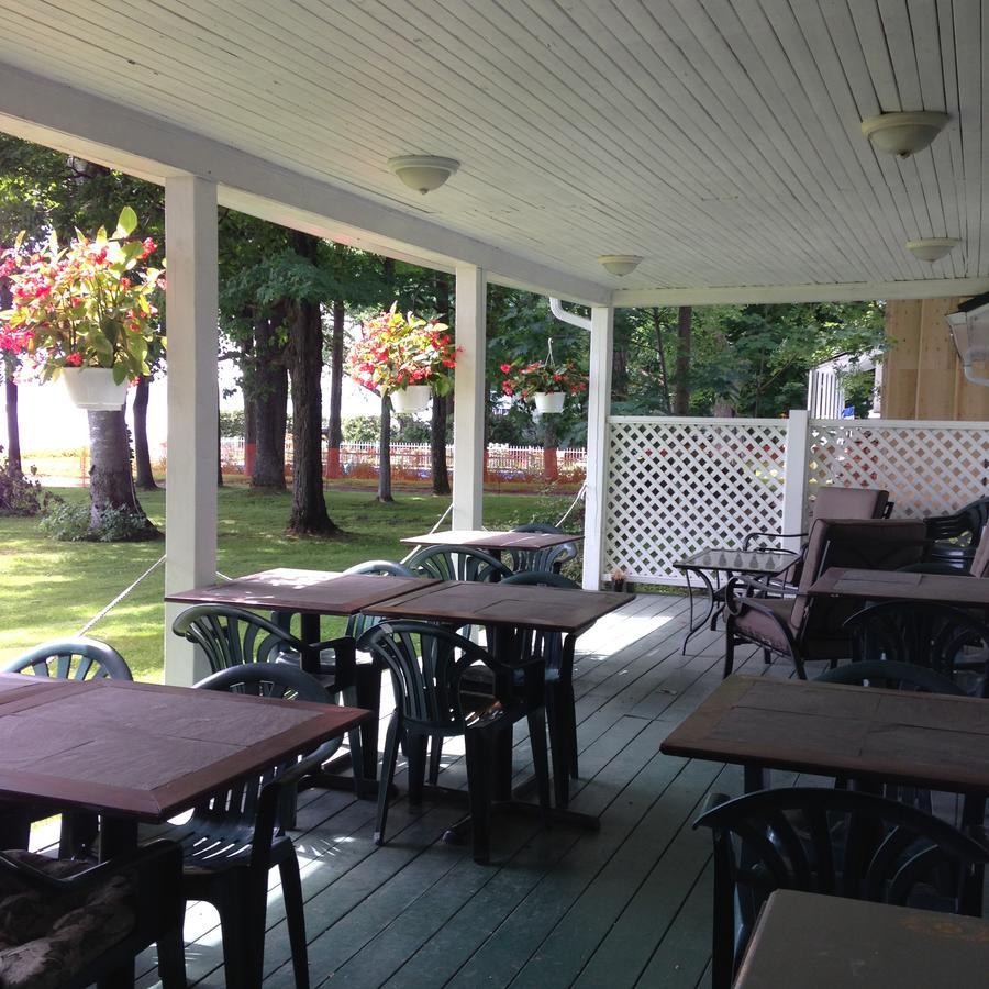 Auberge Les Blancs Moutons Saint-Laurent-de-l'ile d'Orleans Dış mekan fotoğraf